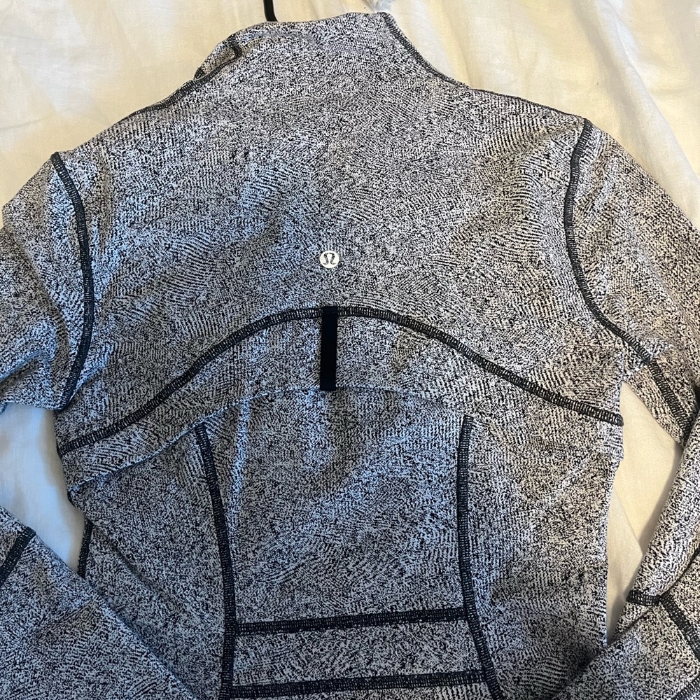 Lululemon jacket - Define Jacket - Picture 3 of 3